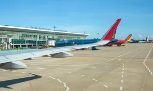 4 sân bay dừng hoạt động để tránh bão Trà Mi